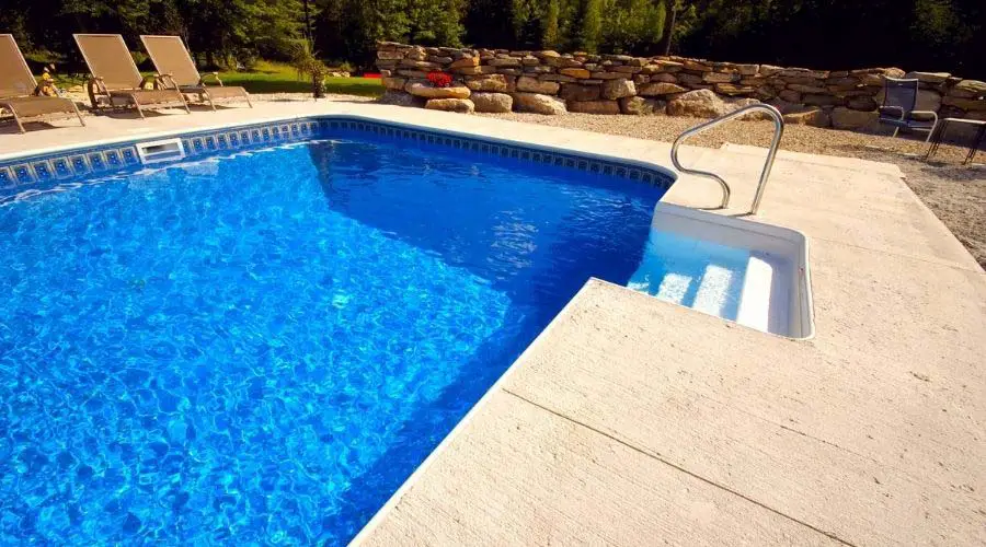 11 Helpful Tips For Prepping Painting A Concrete Pool Deck Backyard Patios And Decks - What Kind Of Paint Do You Use On A Concrete Pool Deck