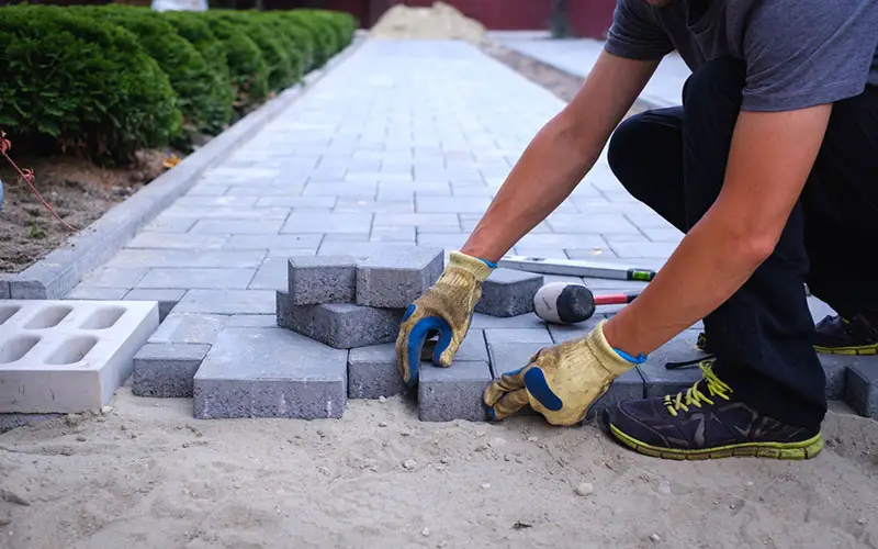 8-easy-steps-to-lay-patio-pavers-on-dirt-plus-6-helpful-tips